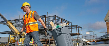 锚定“双碳”，向“绿”笃行