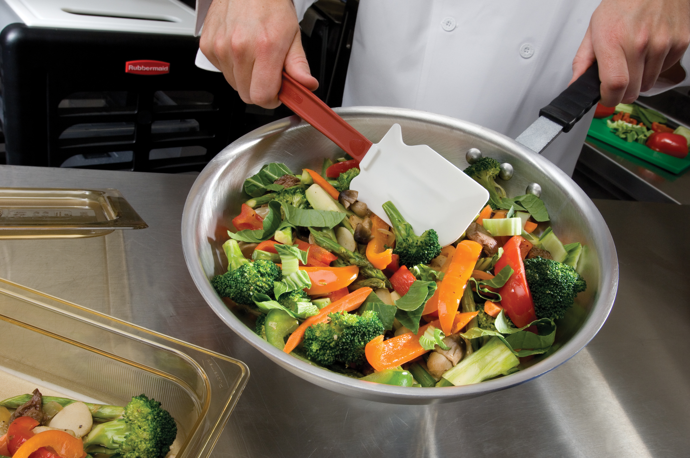 乐柏美商务用品厨房储存与备制工具提供七种颜色选择，降低厨房交叉感染风险。