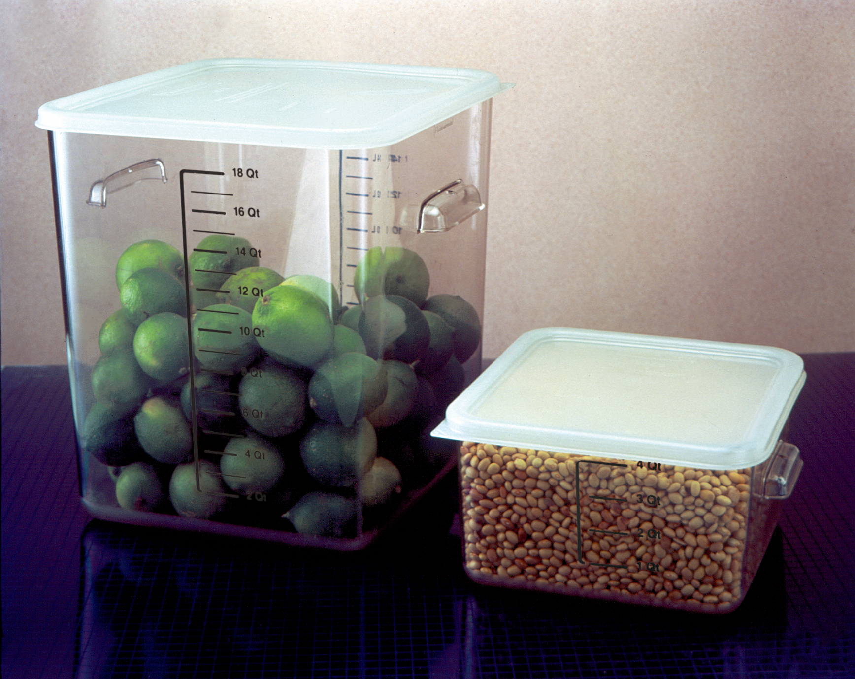 乐柏美商务用品厨房储存与备制工具提供七种颜色选择，降低厨房交叉感染风险。