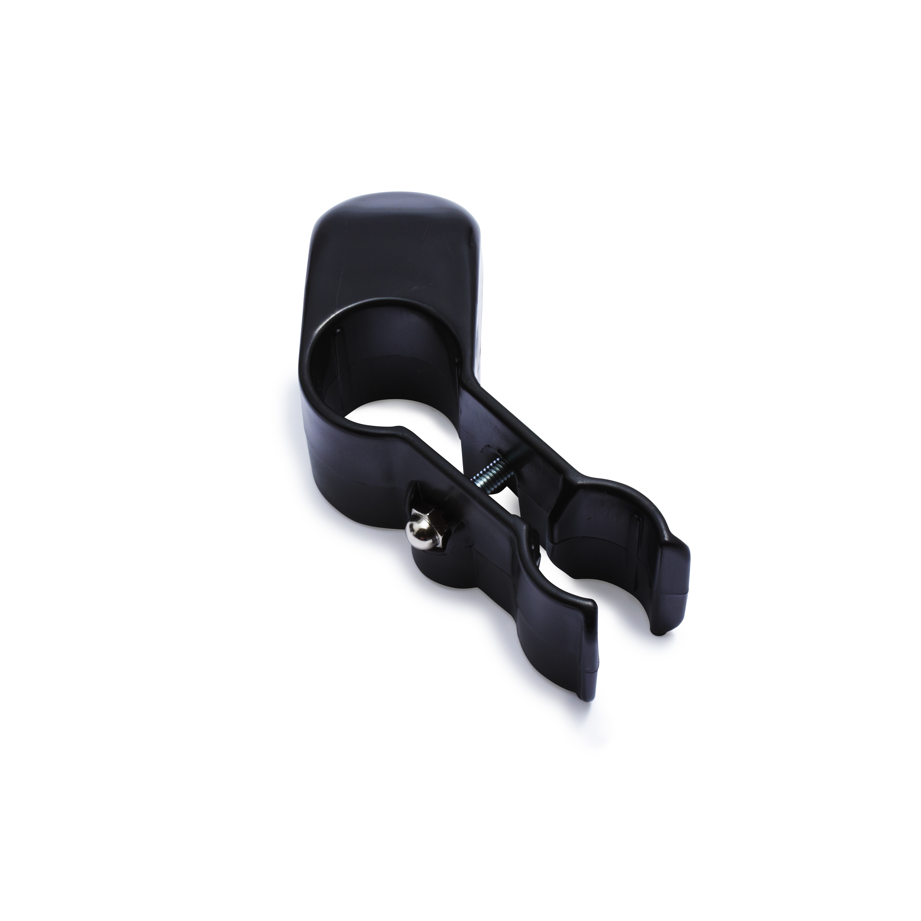 LobbyPro™防风垃圾铲挂钩托座是一款专为大厅垃圾铲手柄设计的悬挂配件。可便捷安装于BRUTE™储物桶边缘，便于随车运输。挂钩、扫帚及垃圾铲需单独购买。