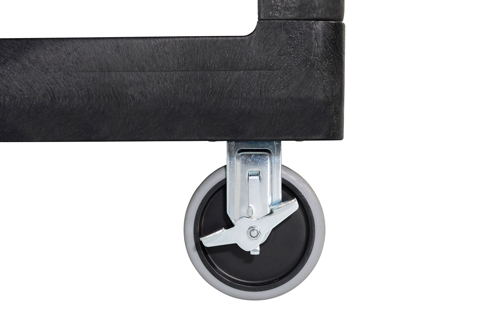 乐柏美商务用品双层齐平式舒适手柄推车（中号）采用坚固耐用的结构性泡沫材质制造，具有防凹陷、防掉漆、防剥落等优异性能。2层搁板可承载约226.79kg的材料。这款推车设计精心，配备符合人体工学的把手以实现最佳手持位置，圆角设计可保护墙壁和家具，10cm无痕万向脚轮确保轻便灵活的移动。此外，推车还设有模压储物槽与卷材放置凹槽，顶部与底部搁板均可快速取用工具与耗材，是一款适用于各类设施的高实用性多功能推车。