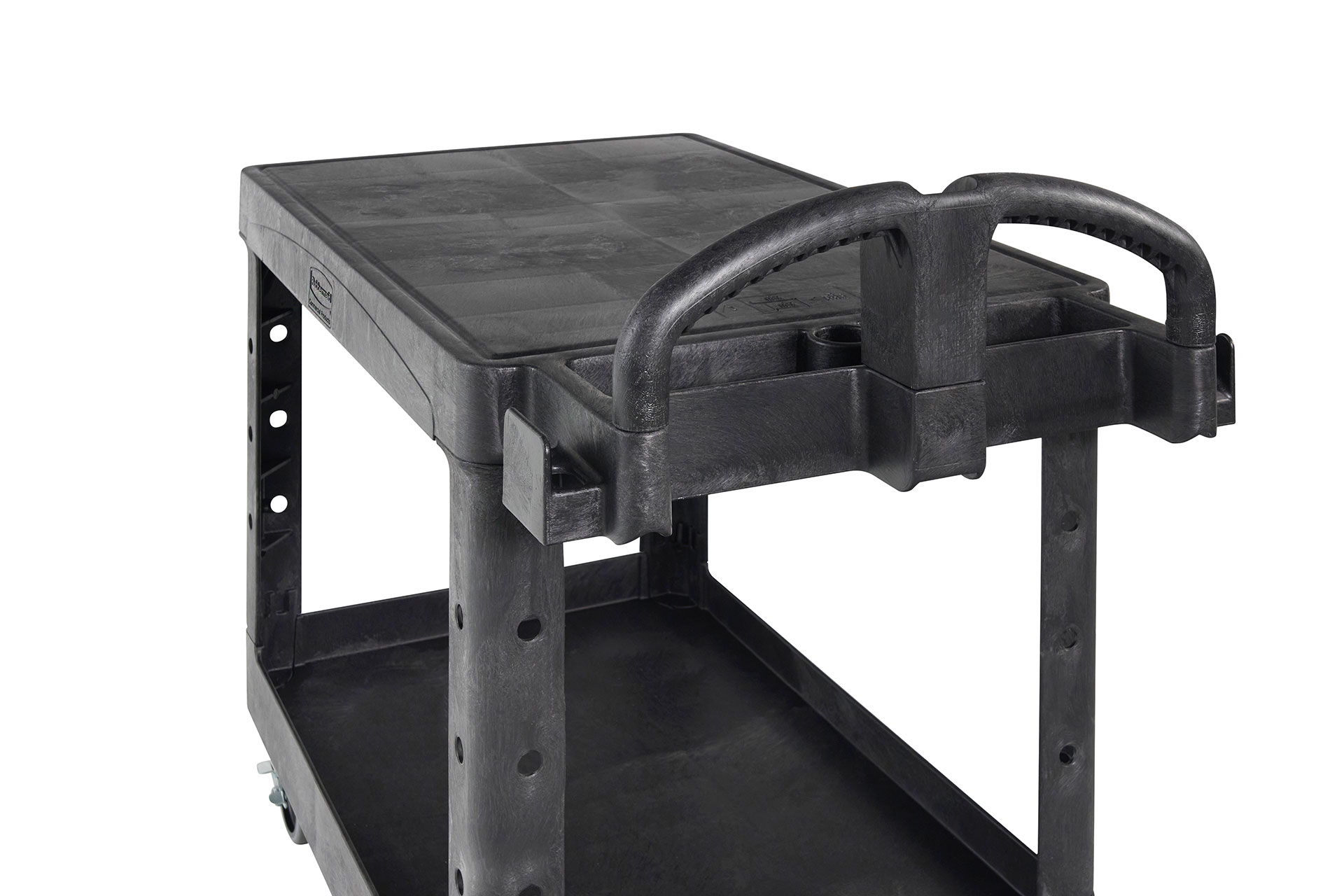 乐柏美商务用品双层齐平式舒适手柄推车（中号）采用坚固耐用的结构性泡沫材质制造，具有防凹陷、防掉漆、防剥落等优异性能。2层搁板可承载约226.79kg的材料。这款推车设计精心，配备符合人体工学的把手以实现最佳手持位置，圆角设计可保护墙壁和家具，10cm无痕万向脚轮确保轻便灵活的移动。此外，推车还设有模压储物槽与卷材放置凹槽，顶部与底部搁板均可快速取用工具与耗材，是一款适用于各类设施的高实用性多功能推车。