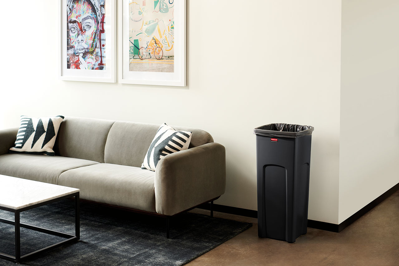 乐柏美商务用品的Untouchable™方形垃圾桶非常适合用于废纸产生量大的区域，例如复印机、打印机旁边以及邮件收发室。